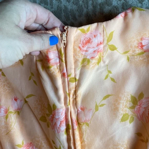 Vintage Handmade Peach-colored V-neck Maxi Dress with Bell Sleeves, size S - Picture 7 of 8